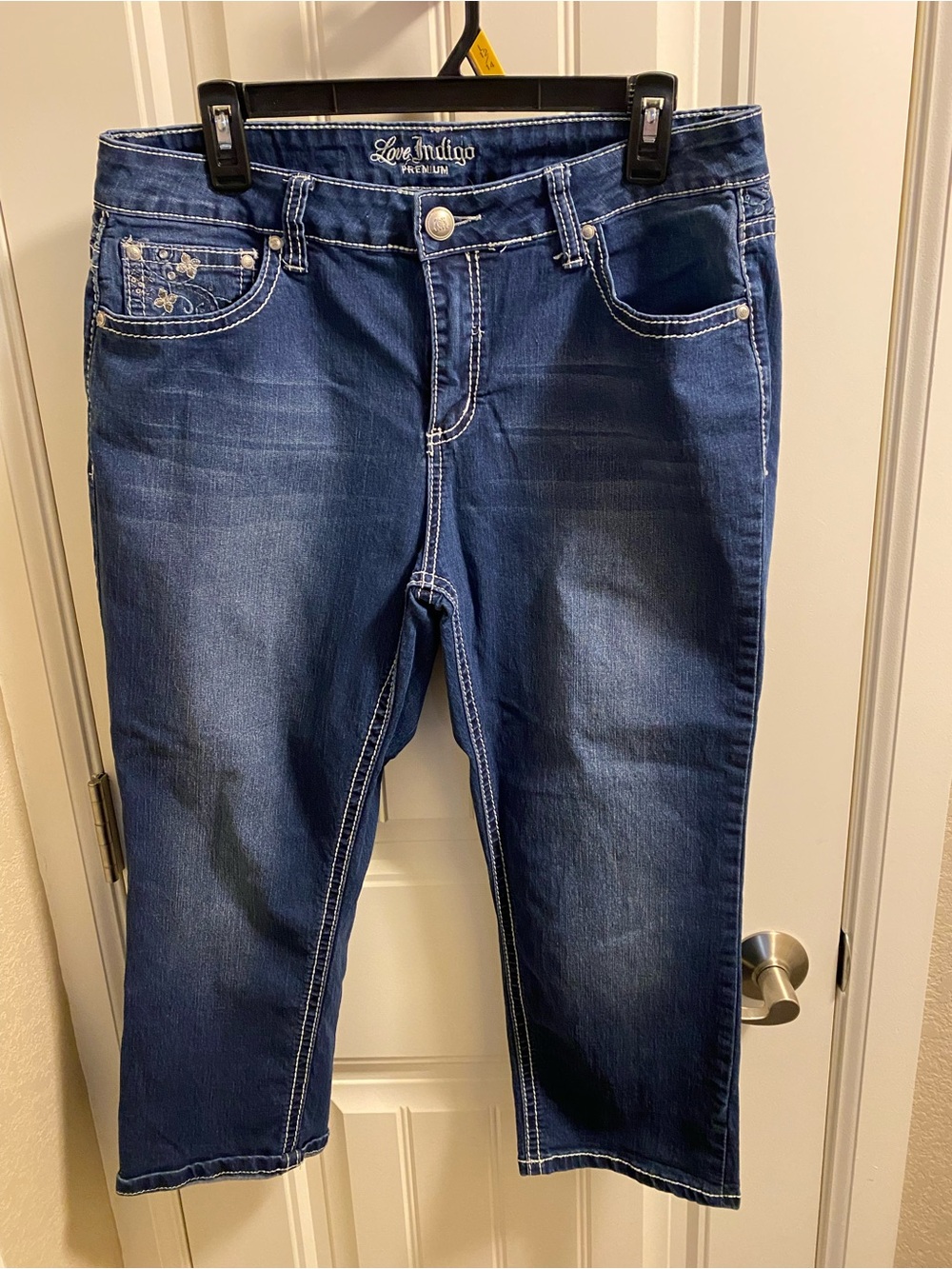 Love Indigo Jeans 14 Capri Length Bling Pocket Stretch Blue Denim Capris